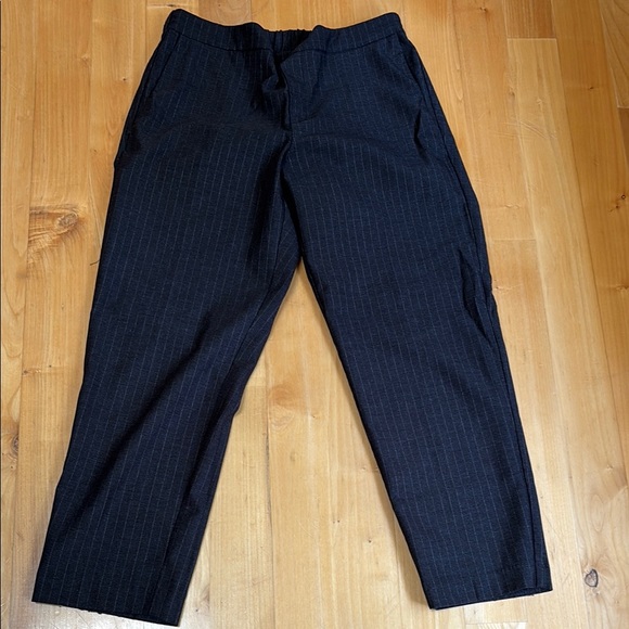 OLD NAVY | Black Pinstripe Capris - Picture 2 of 5